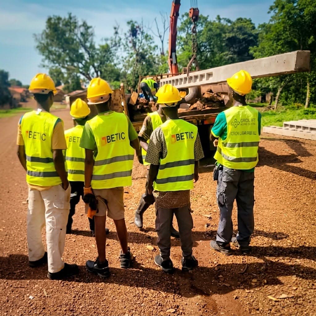 Équipe BETIC en gilets de sécurité sur un chantier